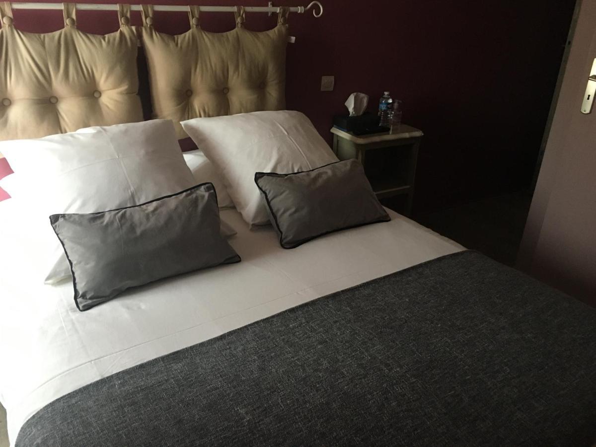 L'Un Des Sens Hotel Villefranche-de-Lonchat Eksteriør billede