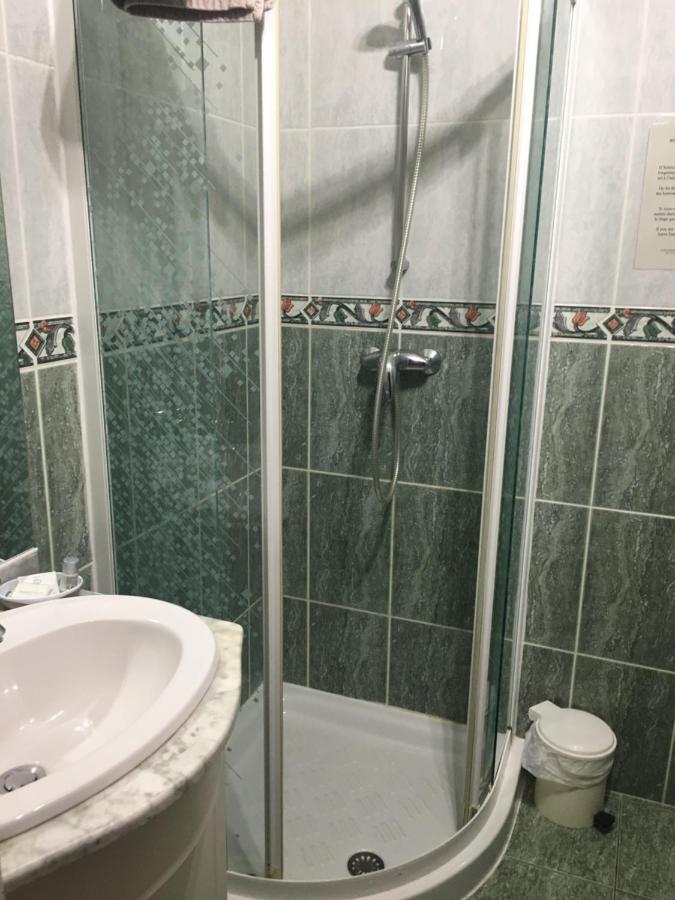 L'Un Des Sens Hotel Villefranche-de-Lonchat Eksteriør billede