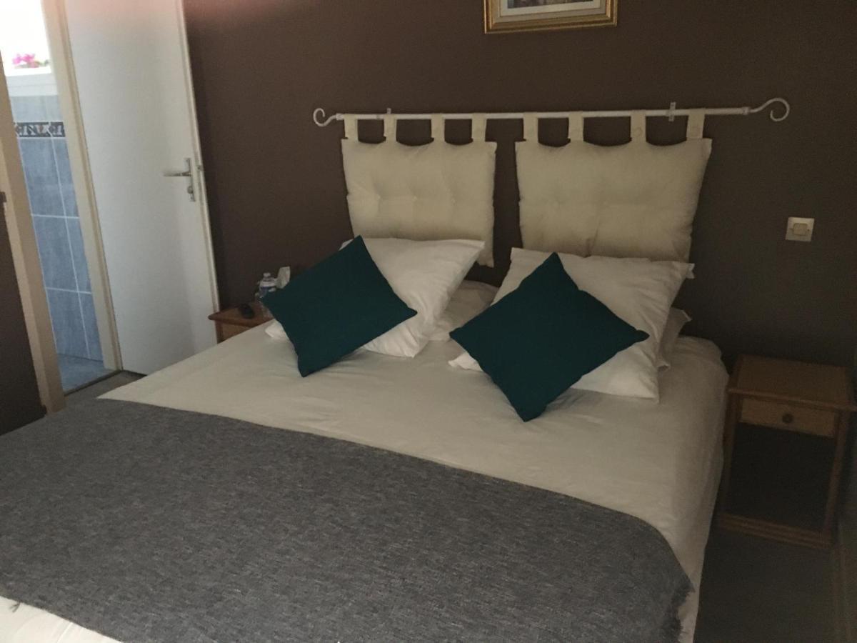 L'Un Des Sens Hotel Villefranche-de-Lonchat Eksteriør billede